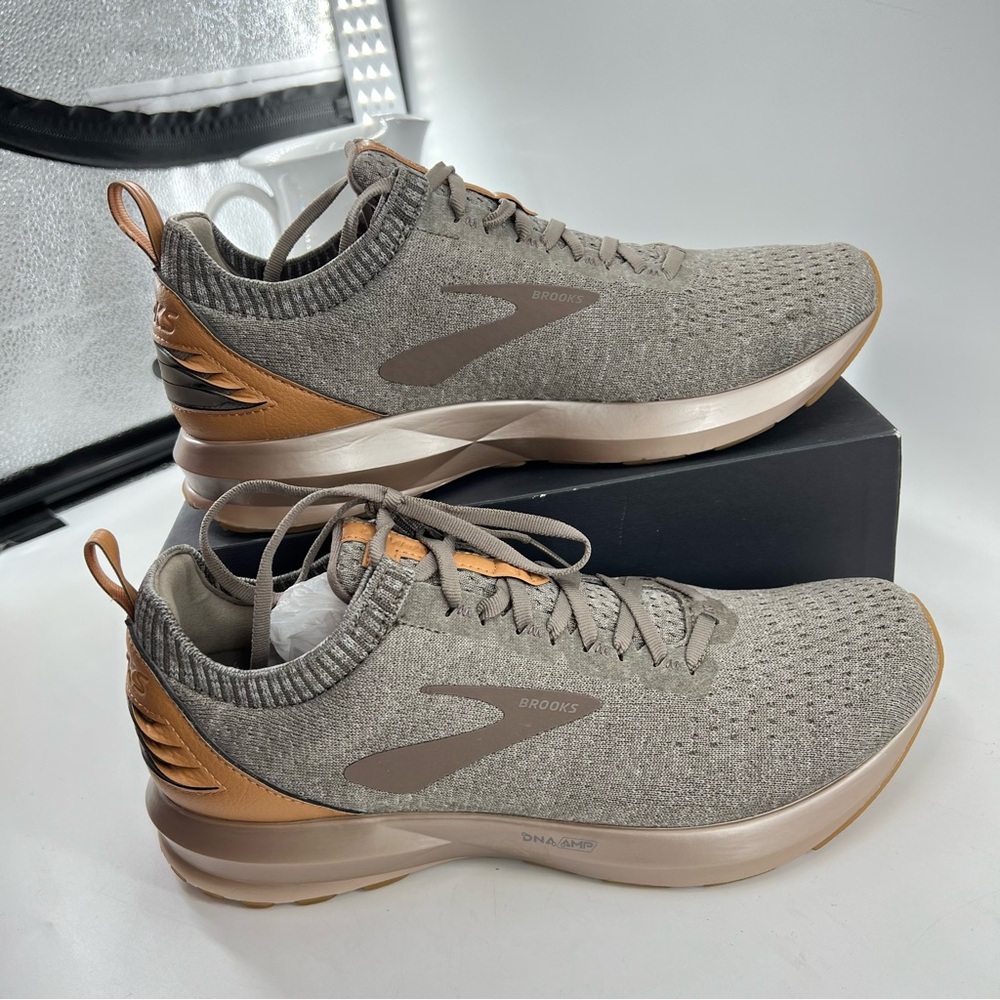 NWOT Brooks Levitate 2 Limited Edition Running Shoes Tan Beige Wood Men 9.5 - Picture 4 of 13